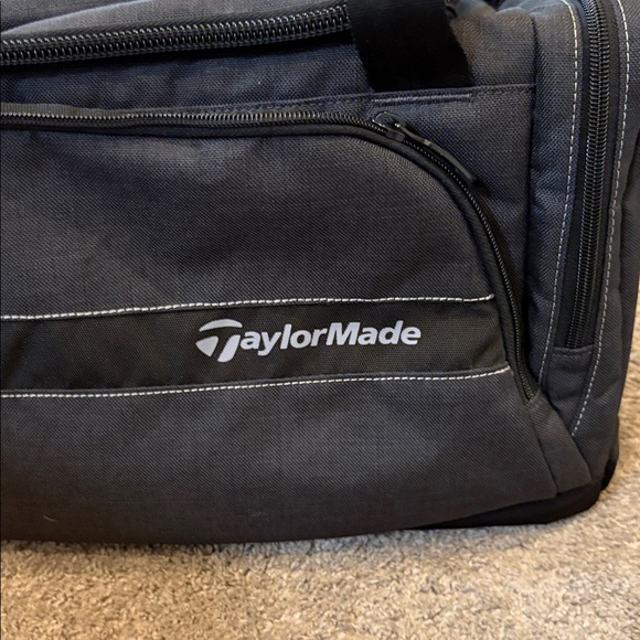 TaylorMade Charcoal Duffel Bag for Men - Picture 4 of 5